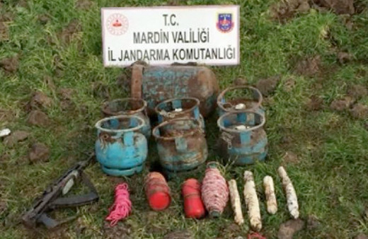 Mardin'de PKK'lı teröristlere ait patlayıcı ve mühimmat ele geçirildi