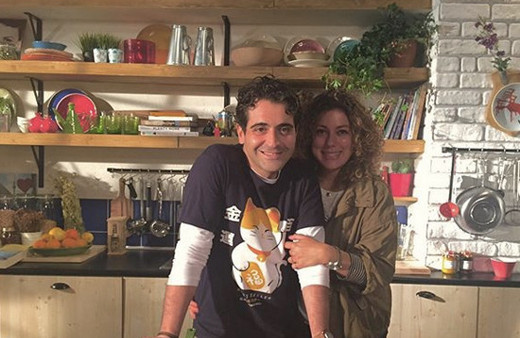 Deniz Mumcuoğlu kimdir yaşı kaç Hazer Amani'nin eşi nerede yaşıyor?