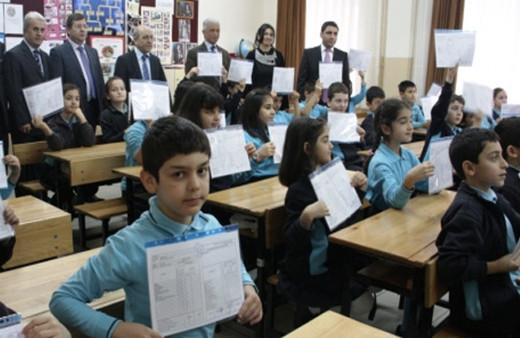 Yarın kaçta karne alınacak 18 Ocak'ta ders yapılacak mı? 