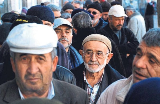 Resmi Gazete'de yayınlandı bin liralık emekli maaşında 3 yıl sürprizi