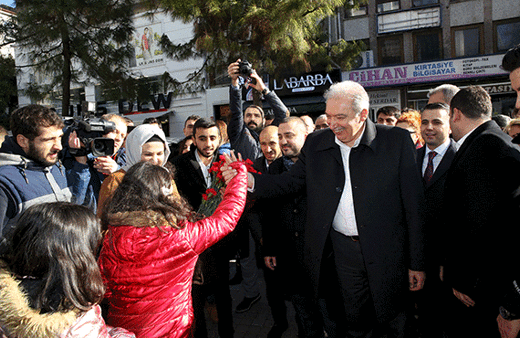 Mevlüt Uysal karne mesajını Büyükçekmece'den verdi