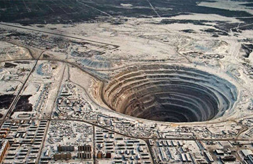 Dünyadaki en tuhaf 10 delik biri cehenneme açılıyor deniyor