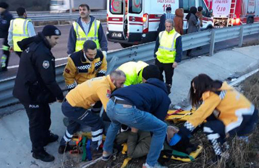 İstanbul'da yolcu otobüsü devrildi firma çalışanı 'Rüzgar savurdu' dedi