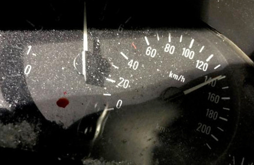 140 km hızla TIR'ın altına girdiler: 1 ölü