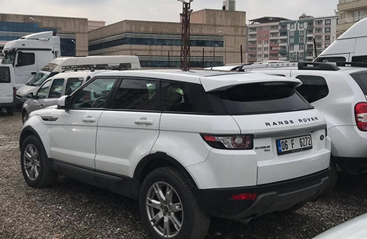 Yediemin otoparklarında lüks araçlar çürümeye terk edildi