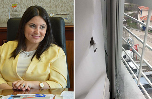 Belediye başkanının evini kurşun yağmuruna tuttular!