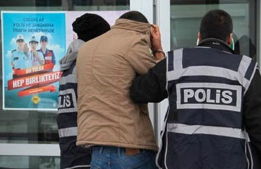 'Paranı FETÖ çekecek’ dedi 700 bin TL dolandırdı