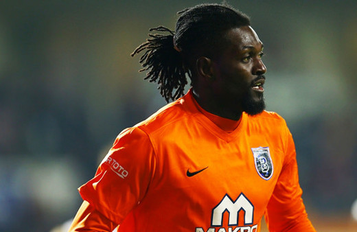 Başakşehir Adebayor'u Fener'e vermeye hazır
