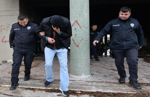 İnternette tanıştığı kız çocuğuna boş fabrikada tecavüz etmeye çalıştı