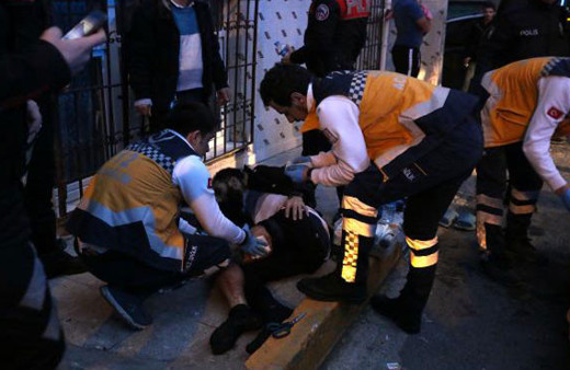 Sokağın ortasında telefonunu çaldı peşinden koşunca bıçakladı