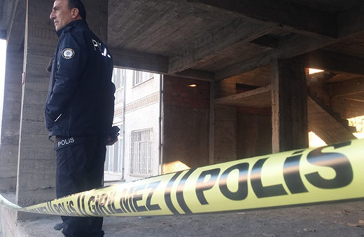 İnşaatın çatı katında bulundu: Hemen polise haber verdiler!