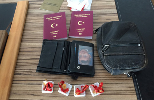 Yeni aldığı arabanın gizli bölmesinden altın çıktı