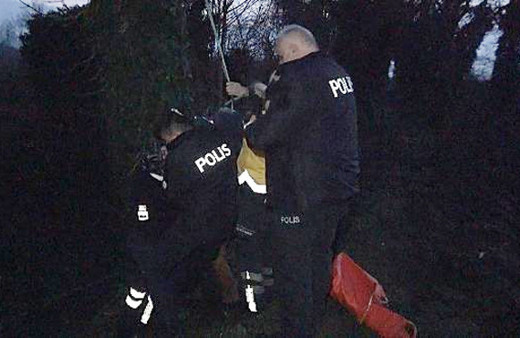 Kızı intihar eden babasını ipten kurtardı