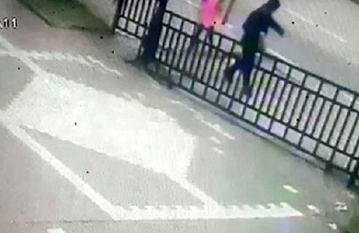 Minik kızı sokak ortasında kaçırmaya çalıştı!