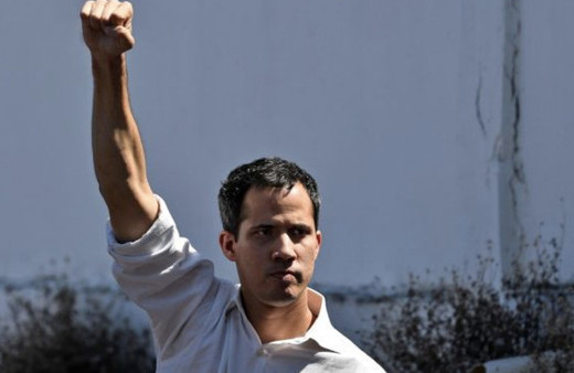 Venezuela'da iç savaş çıkardı kimdir bu kendini başkan ilan eden Juan Guaido?