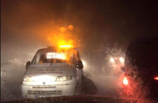 Kayak merkezinde  100 kişi mahsur kaldı