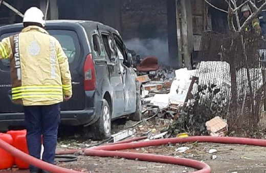 Büyükçekmece'de apartmanda patlama: 3 yaralı