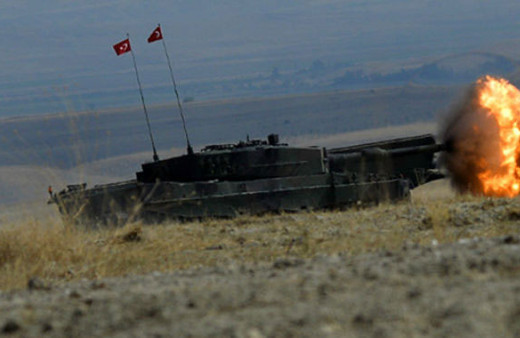 YPG mevzileri vuruldu ÖSO YPG çatışmasında TSK'dan obüs atışı 