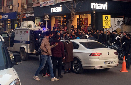 Diyarbakır'da sapık dehşeti: Genç kadın bağırınca linç ediliyordu!