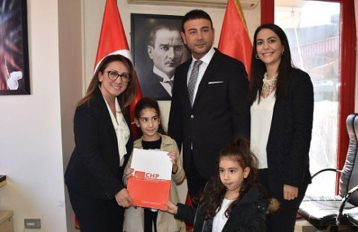 Rıza Akpolat aslen nereli CHP Beşiktaş  adayı eşi çocukları kimdir? 