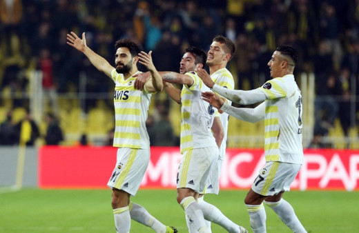 Fenerbahçe 3 puanı aldı Twitter ve capsler patladı