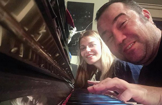 Ata Demirer Aslı Turanlı yaş farkı kaç yeni aşk pozu olay oldu!