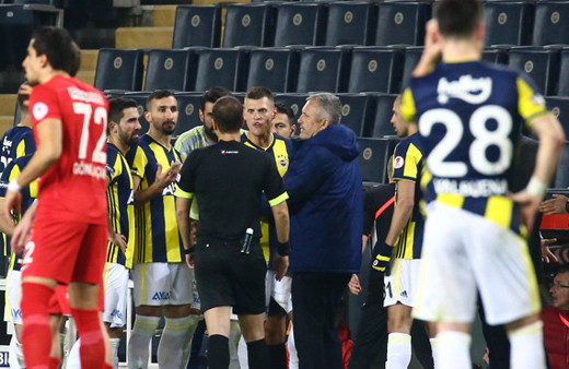 PFDK'dan Martin Skrtel'e şok ceza