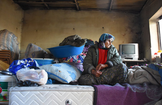 Hatay’da 70 yaşında hayat mücadelesi eşini tüm çocuklarını kaybetti