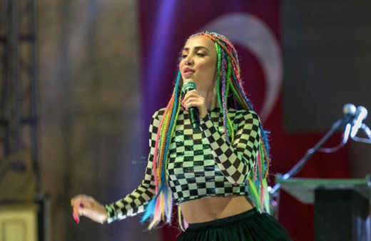 Rabia Tunçbilek kaç yaşında yerli Selena Gomez kimdir?