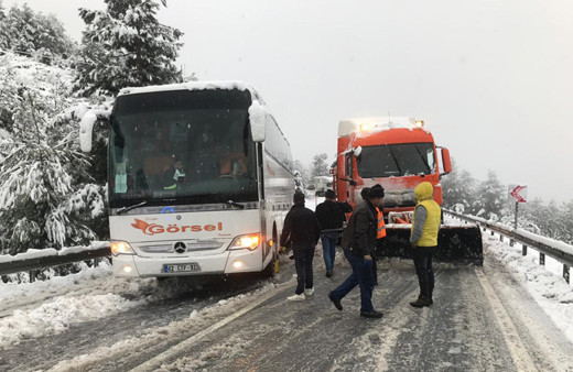 Hortum kar yağışı şiddetli yağmur meteoroljiden uyarılar arka arkaya geldi