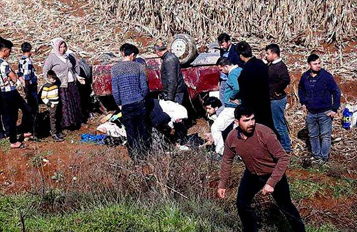 Suruç'ta iki otomobil kafa kafaya çarpıştı! Çok sayıda yaralı var