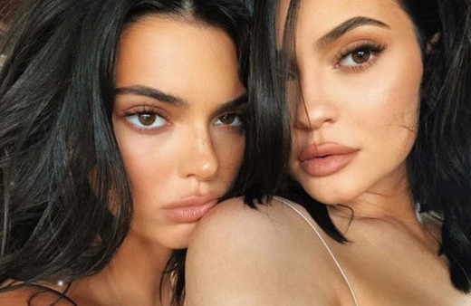 Çocuklarını okula göndermeyen ünlüler! Türkiye'de bakın kim var