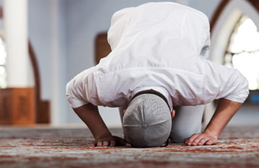 Cuma namazı kaç rekat kılınışı ve sırasıyla okunacak duaları 