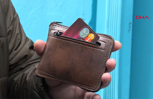 Paralı poşete çözüm! Hem cüzdan hem poşet olarak kullanılıyor