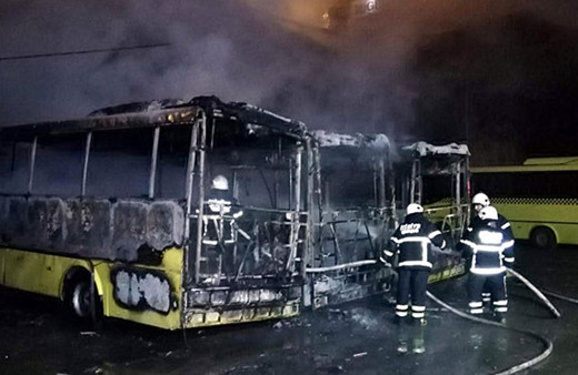 Tekirdağ'da üç özel halk otobüsü kül oldu! 