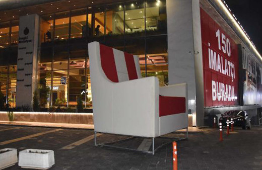 Bu koltuğa oturmadan önce tırmanmak gerekiyor