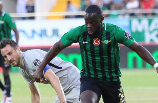 Akhisarspor'da kampa katılmayan Manu krizi son buldu