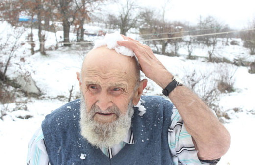 91 yaşında kara adeta meydan okuyor! Görenler inanamıyor