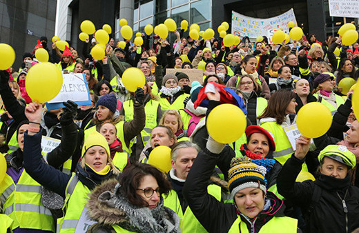Bu sefer 'Kadın sarı yelekliler' sokağa çıktı