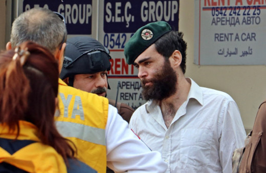 Sinir krizi geçiren genci Özel Harekat Polisi böyle ikna etti