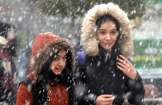 Bugün hangi illerde okullar tatil? Kar tatili haberleri peş peşe açıklanıyor