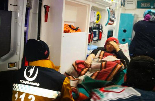 Anne adayı ambulansta doğum yaptı