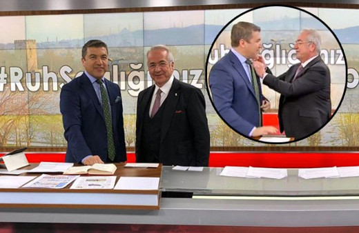 İsmail Küçükkaya'yı şaşırtan hediye: Beşiktaşlıyım ama takalım