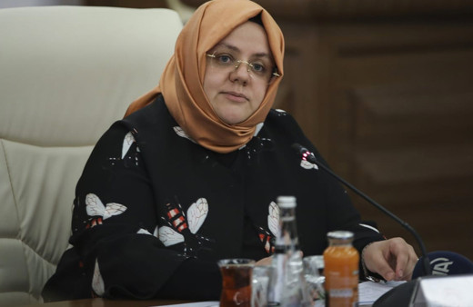 Bakanı Zümrüt Selçuk'tan SMA hastalarına müjde!