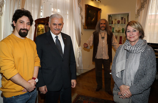 Binali Yıldırım, Barış Manço müzesini ziyaret etti