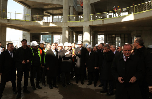 Cumhurbaşkanı Erdoğan, Taksim Camisi inşaatını gezdi