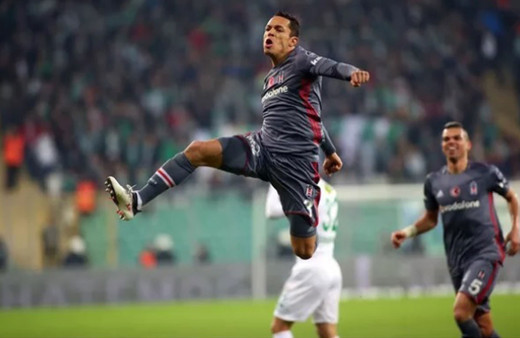 Adriano: Brezilya'ya dönmeyi düşünüyorum