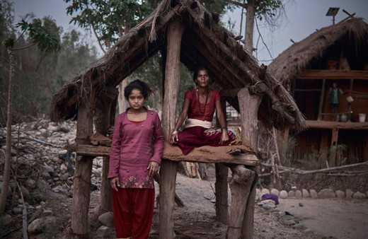 İnsanlık dışı gelenek kadınları kulübeye attılar ölümüne neden oldular