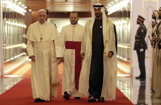 Arap Yarımadası'nda bir ilk Papa ziyaret etti