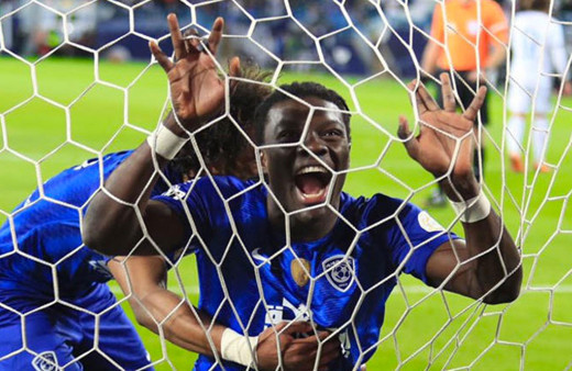 Biri bu adamı durdursun! Gomis şov devam ediyor